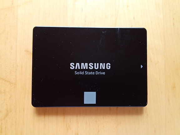Samsung 860 EVO SSD -kiintolevy 250GB
