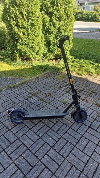 Myytävänä sähköskuutti