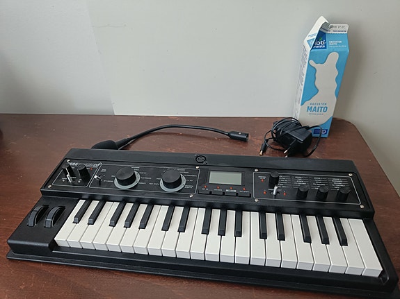 Korg micro korg XL+ syntetisaattori, sähköpiano