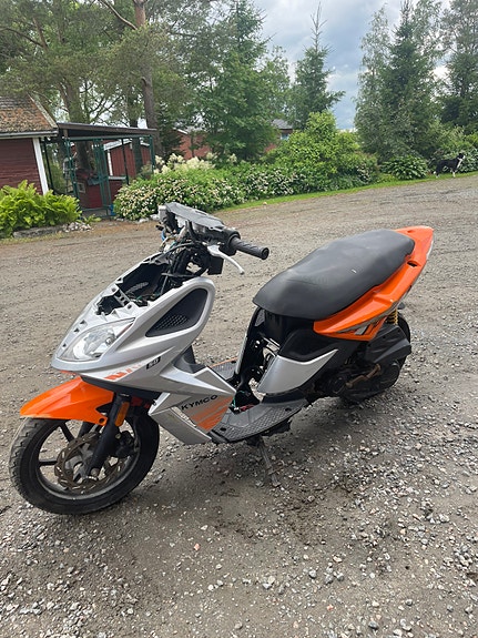 Kymco super 8 50cc Osina tai kokonaisena 120€
