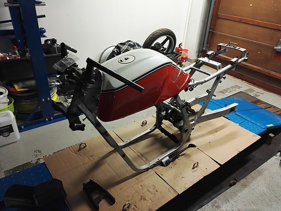 Suzuki GSX 1100 1986 projekti -