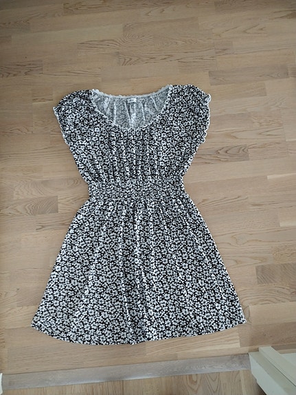 Sinivalkoinen mekko 42/44