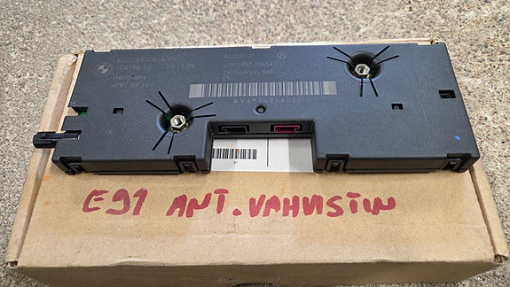 BMW E91 antennivahvistin korjattavaksi