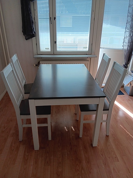 Keittiönpöytä ja tuolit halvalla