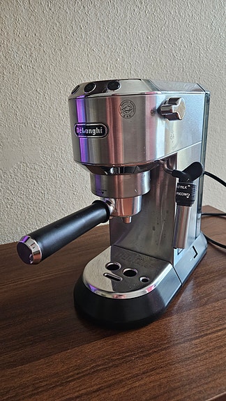 DeLonghi Dedica Style espressokeitin