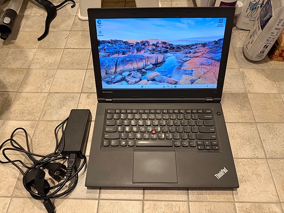 Lenovo ThinkPad, Win11, toimiva akku