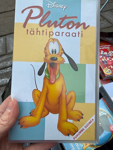 Lasten VHS-kasetit Disney, Babar, Nalle Puh ja Petteri Punakuono