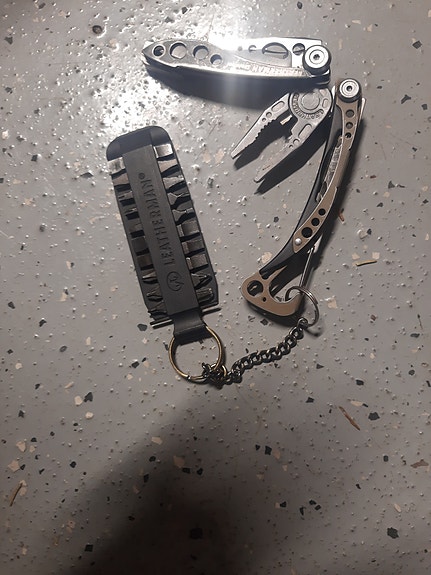 Leatherman monitoimityökalu bittisarjalla