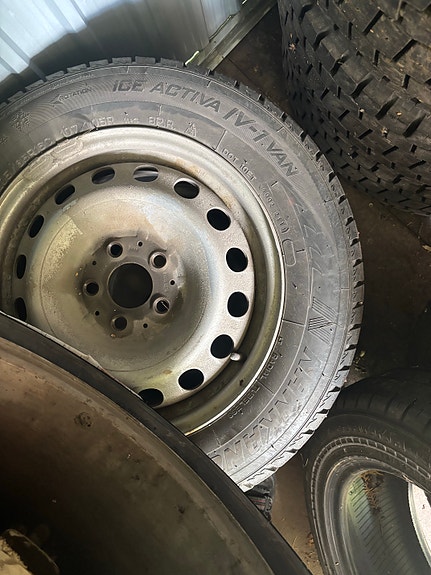 205/65R16C vito renkaat nasta
