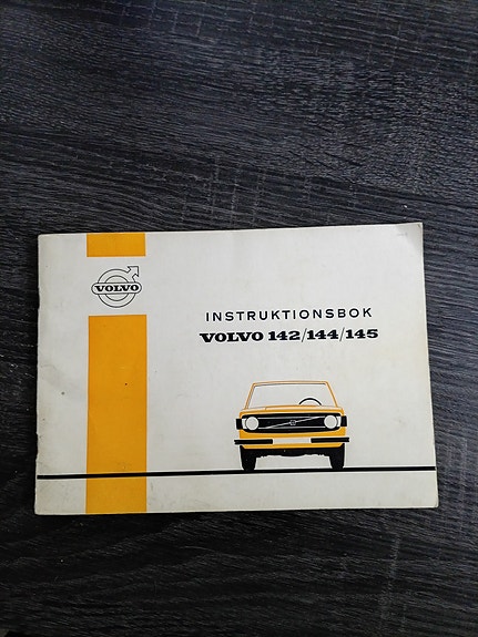 Volvo 100 sarjalaisen alkuperäinen kirja