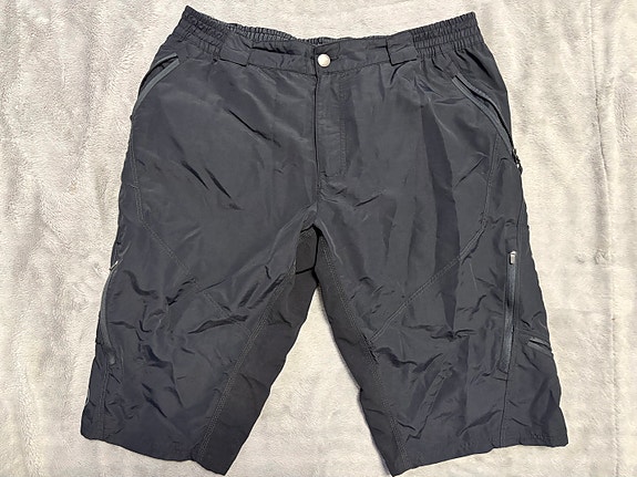 Endura urheilu shortsit
