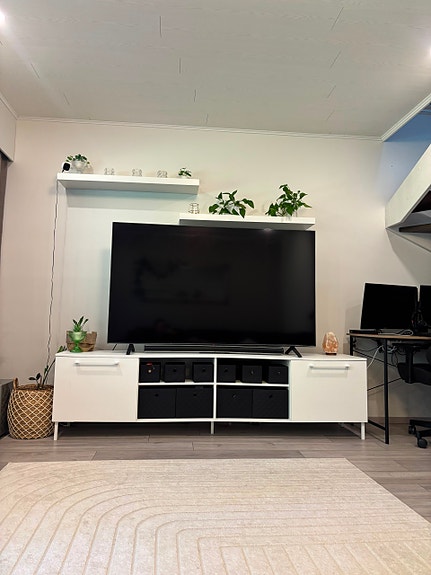Leveä TV-taso 220cm