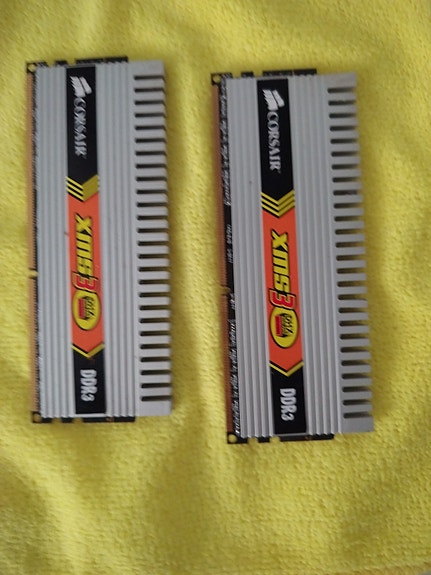 Corsair XMS3 DDR3 -muistit 2 kpl