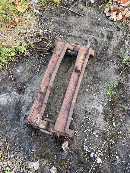 Metsäkoneen telakengät