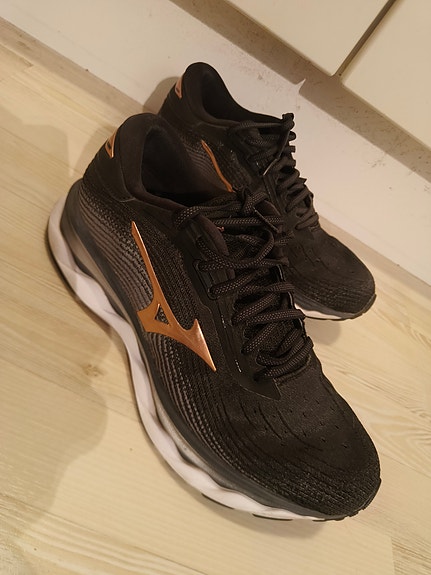Mizuno juoksukengät koko 42 naisten
