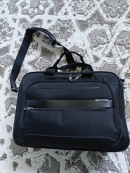 Samsonite tietokonelaukku