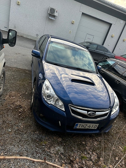 Subaru Legacy sedan varaosiksi