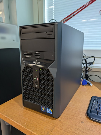 Fujitsu Esprimo pöytäkone i3 / 4GB / 1TB / Windows 10 – käyttövalmis