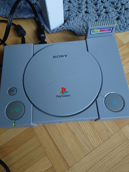 Sony PlayStation 1 pelikonsoli harmaa