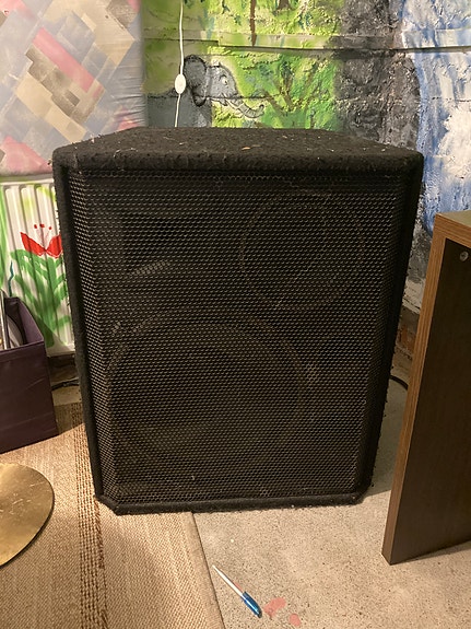 PA-kaiuttimet (Ross systems Hurricane)