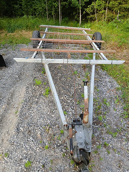 Asuntovaunun alusta Kafi 470