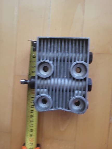 Klapikoneen venttiilirunko