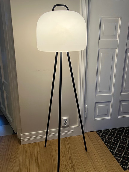 Nordlux Kettle Tripod LED-lattiavalaisin
