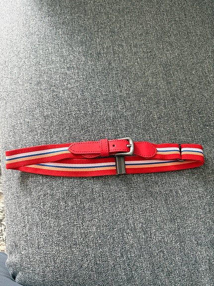 Esprit punainen vyö raidalla