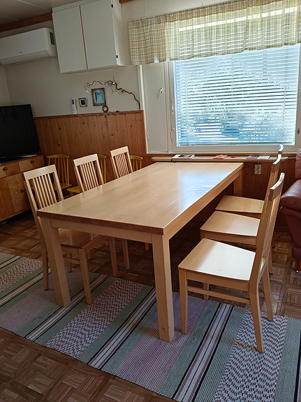 Ruokapöytä & 6 tuolia