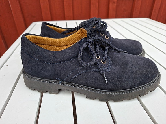 Kengät 37