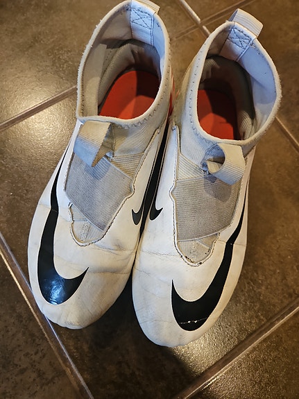 Nike jalkapallokengät koko 38