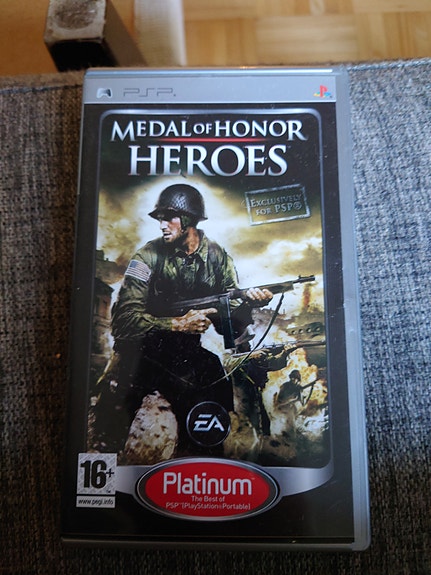 PSP Medal of Honor Heroes Platinum -peli