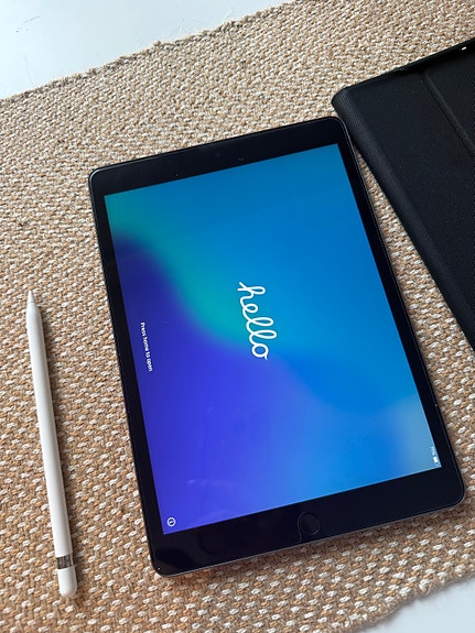 Apple iPad 9th gen & apple pencil