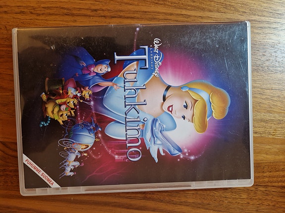 Tuhkimo DVD (Disney Klassikot 12) – puhuttu suomeksi