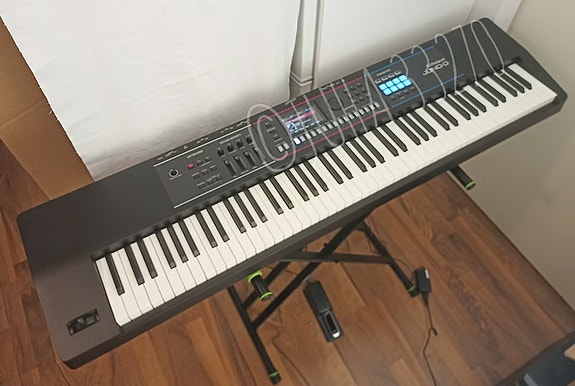 Keikkapiano Roland