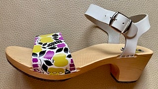Myydään lähes uudenveroiset Marimekko-puukengät/sandaalit, Päärynä (Maija Isola)