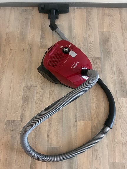 Bosch punainen pölynimuri