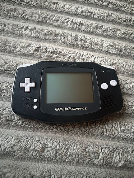 Nintendo Game Boy Advance käsikonsoli musta