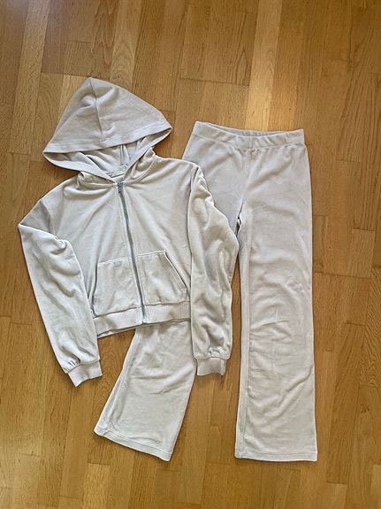 H&M velour-oloasu huppari ja housut koko 152 beige tytöille