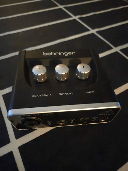 Behringer UMC22