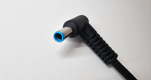 HP 65W laturi / charger / 4.5mm