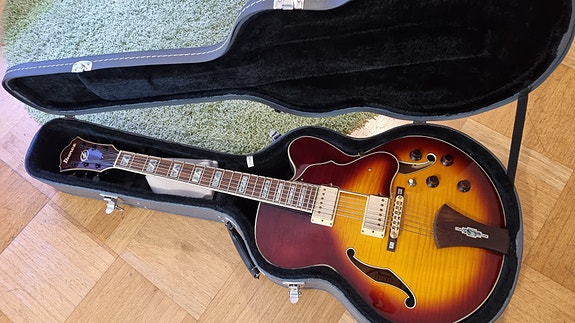 Ibanez Artcore AF105 puoliakustinen kitara