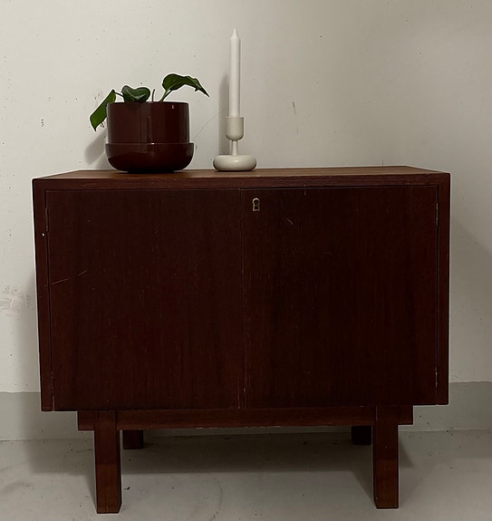 Vintage teak senkki