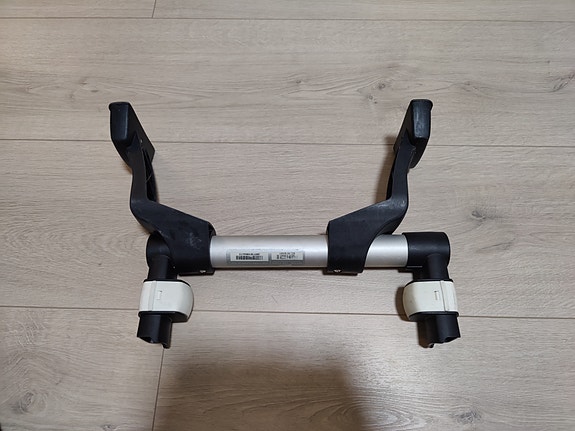 Adapteri Britaxin kaukalolle bugaboo donkey rattaisiin