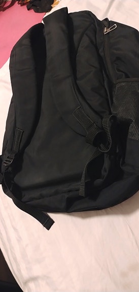 Musta tilava reppu – useita taskuja 🎒/ Black Spacious Backpack – Multiple Pocket