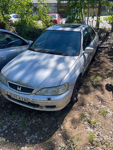 Honda accord 2.0vtec osissa tai kokonaisena