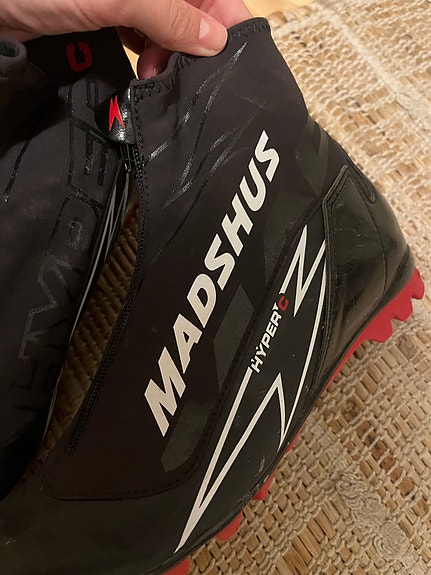 Ski set: Madshus Ultrasonic Intelligrip ski + Madshus boots + Karhu Feran pole