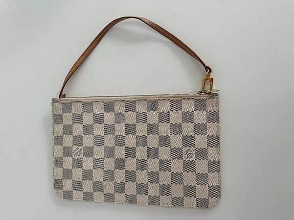 Louis Vuitton Neverfull pochette