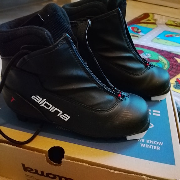 Alpina T5-monot (koko 34)