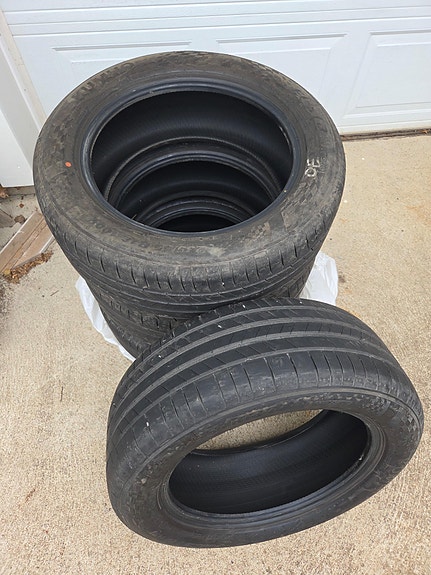 Kumho kesärenkaat 235/55 R18